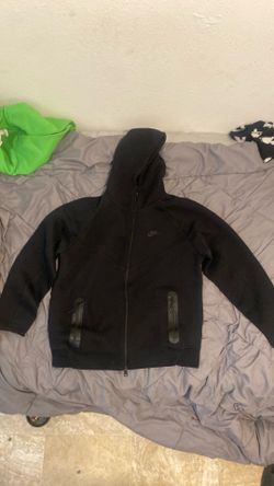 Black Nike tech