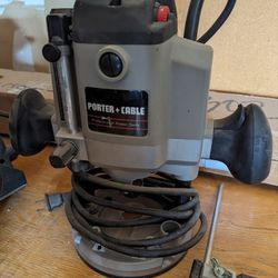 PLUNGE ROUTER 