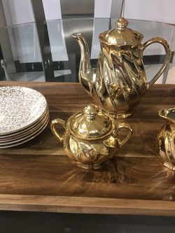 Set Tea Gold & Tea saucers
