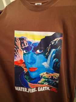 Nike "Bring it Out " series  the Elements TShirt  New Large.  Cash only 15$