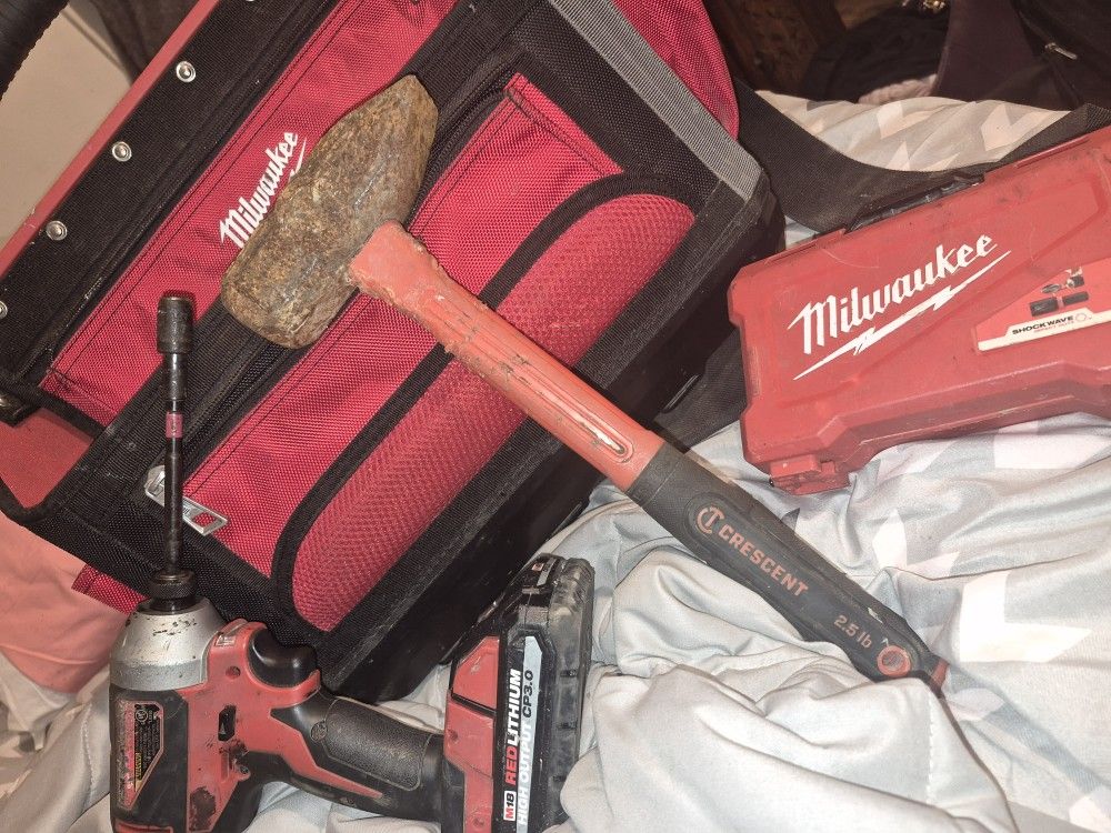 Milwaukee Pack Out, Impact Driver M18, Shock Wave Drill Bit Set