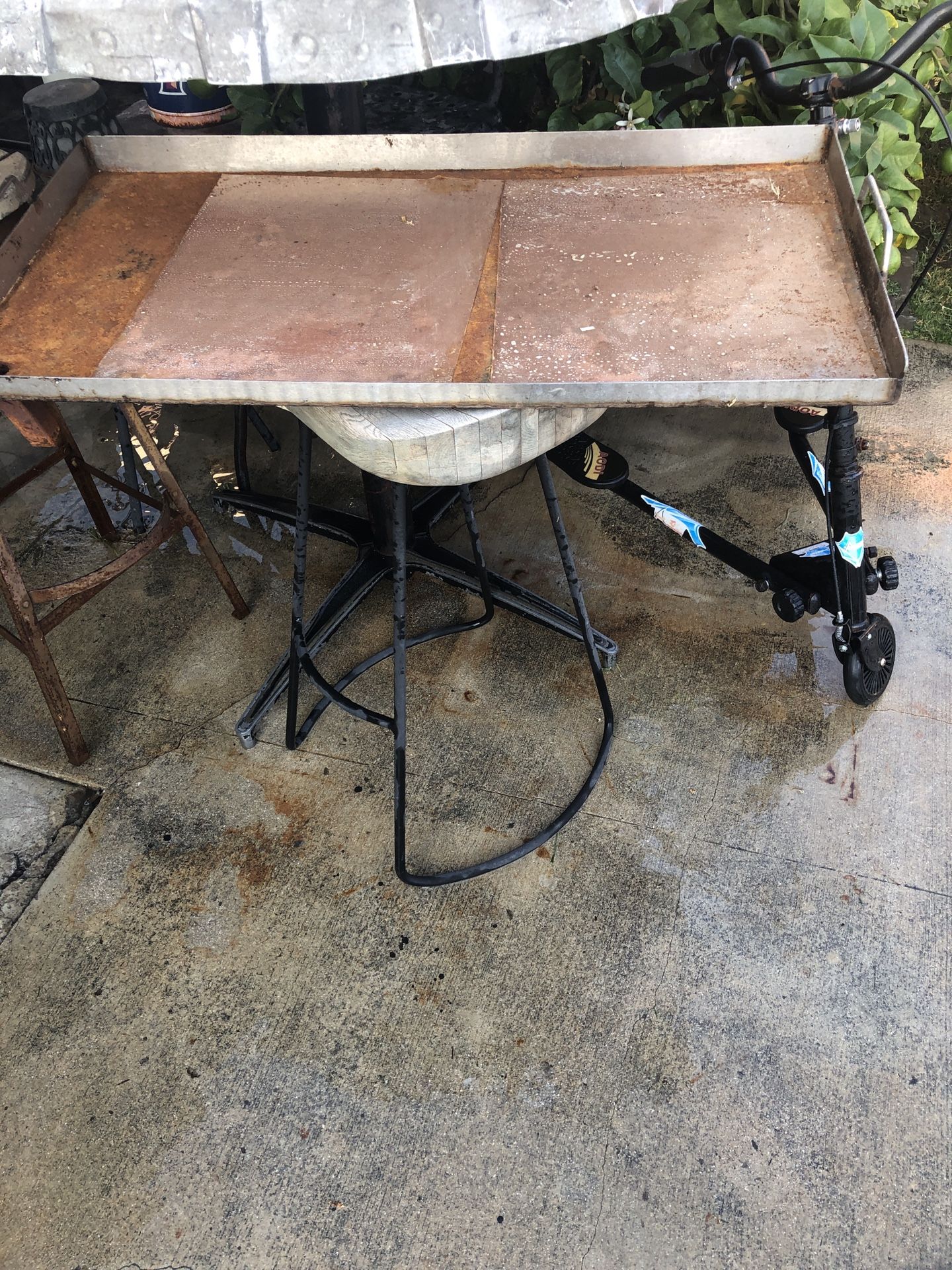 Solid steel grill