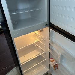 $200 OBO - Frigidaire 7cu