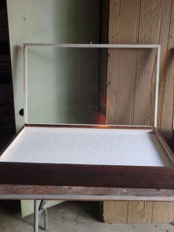 3 Display cases