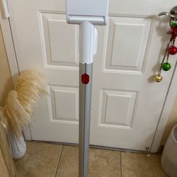 Dyson Dok Floor Station