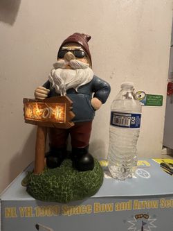 Garden Gnome Statue Solar Statue with LED Lantern