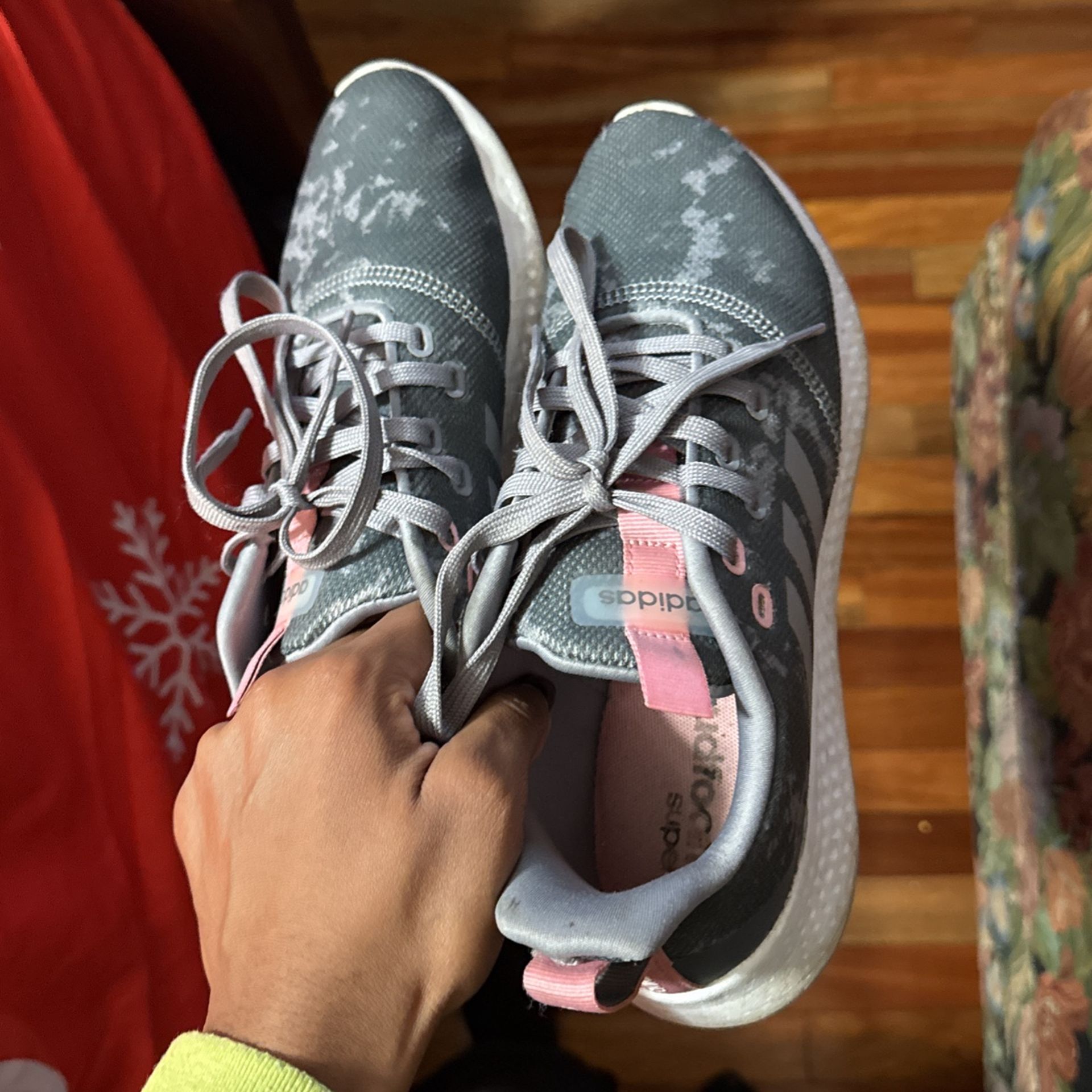 Size 8 Women’s Adidas