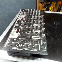 BEHRINGER PRO MIXER  VMX1000USB