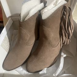 Steve Madden fringe Boots Size 8 1/2