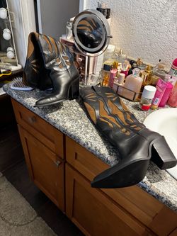 Steve Madden western style boots