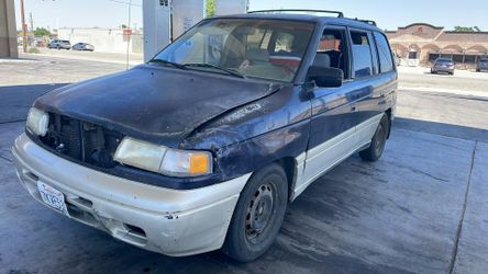 1998 Mazda MPV