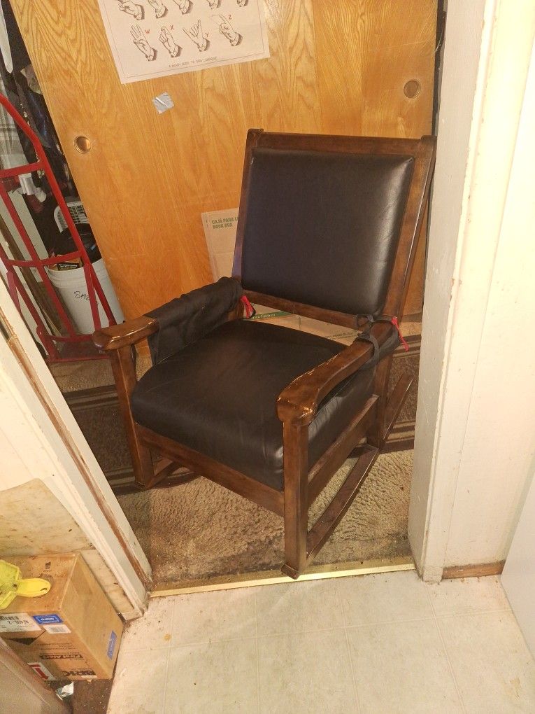 Real Wood Rcking Chair.