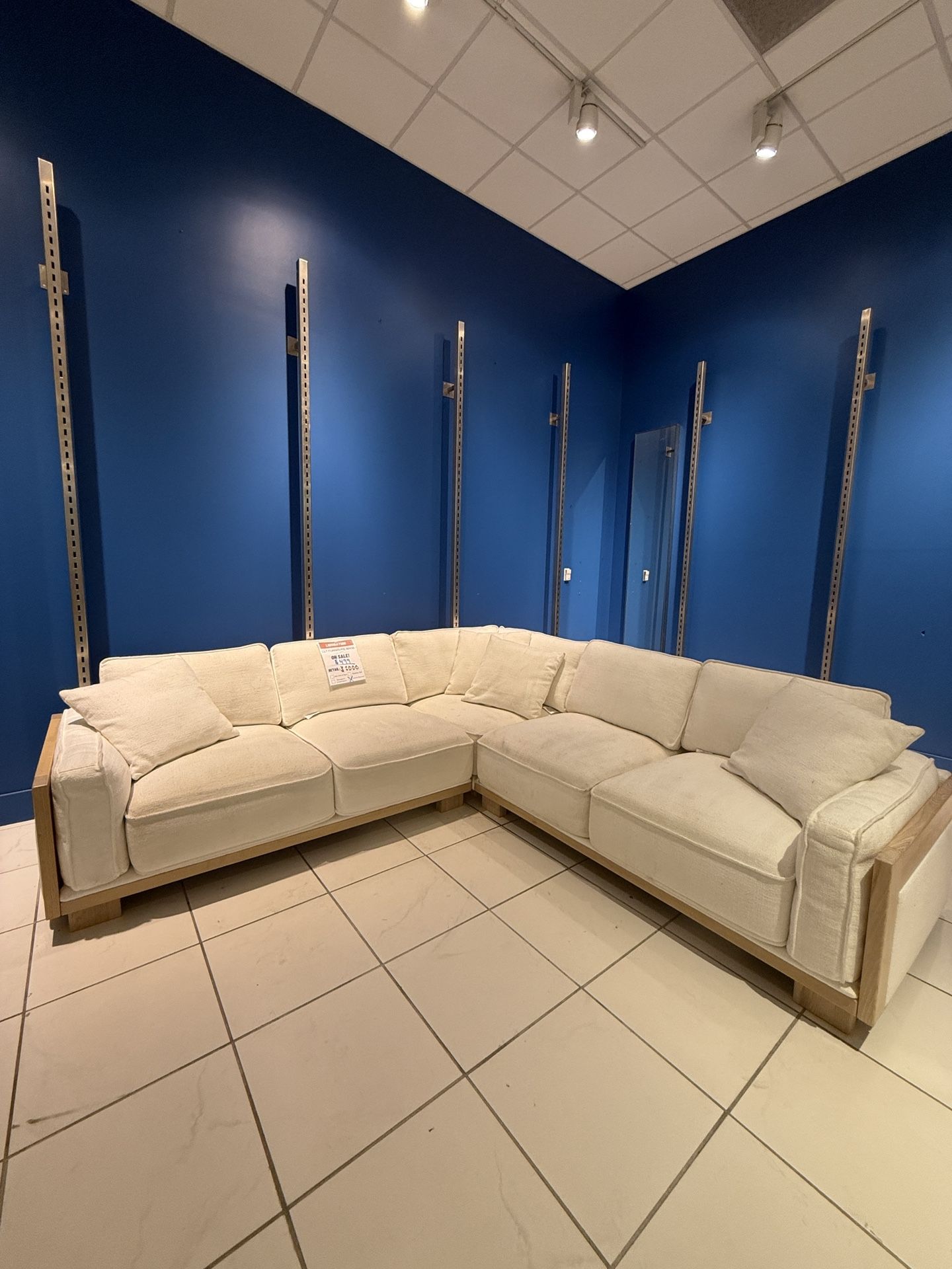 Cream Fabric Sectional Couch w/ Removable Cushions ⭐️🧼
