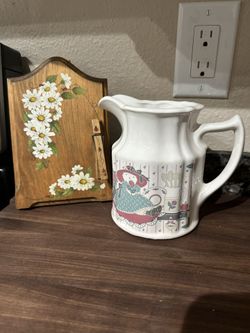 Vintage country cat pitcher