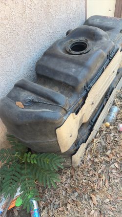 Gas tank