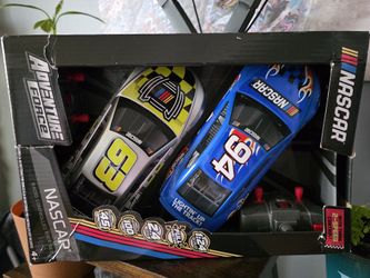 Adventure Force NASCAR 1:24 Scale Radio Controlled Race Set.