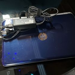 PC ProtectSmart windows 8 Laptop with charger FOR PARTS!