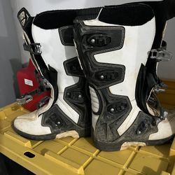 Moto Boots 