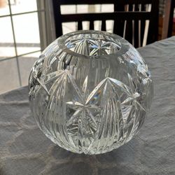 Round Cut Crystal Flower Vase.