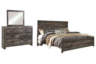 Wynnlow King Panel Bed with mirrored dresser
