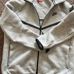 Grey Nike Tech Medium 