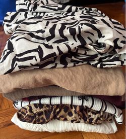 Women’s clothes sz XS/S lot of 9
