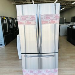 NEW Samsung 28.2-cu ft French Door Refrigerator with Ice Maker RF28T5001SR