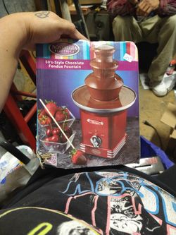 Nostalgia 50s Style Chocolate Fondue Red