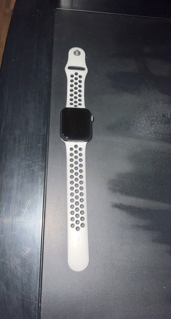 Serious 5 Apple Watch Space Grey Nike Edition 