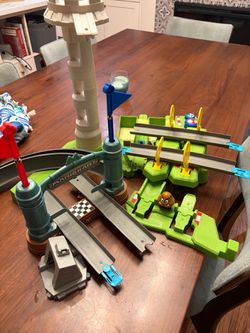 Super Mario Hot Wheels set pieces