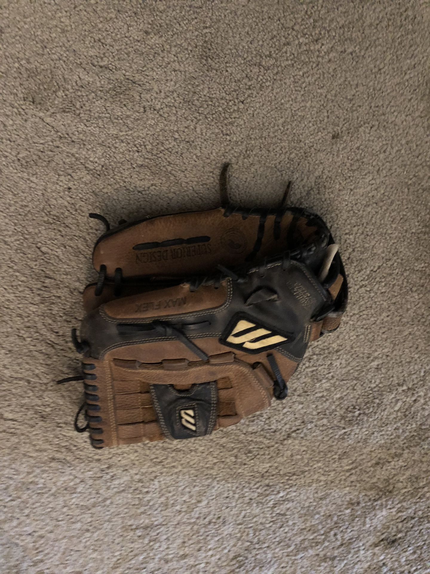 Mizuno baseball glove