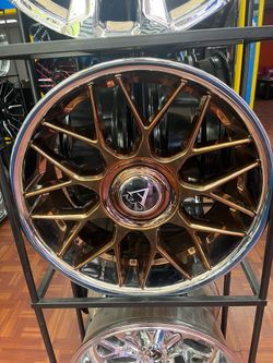 FOR SALE – 22x9 5-LUG ROSE GOLD WHEELS WITH CHROME LIP 
