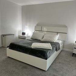 Siena Queen Panel Bed