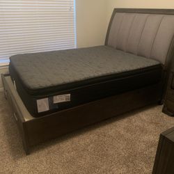 Bed room set + mattress 