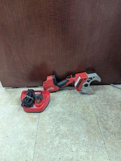 MILWAUKEE M:2470-20 PLASTIC PIPE SHEAR