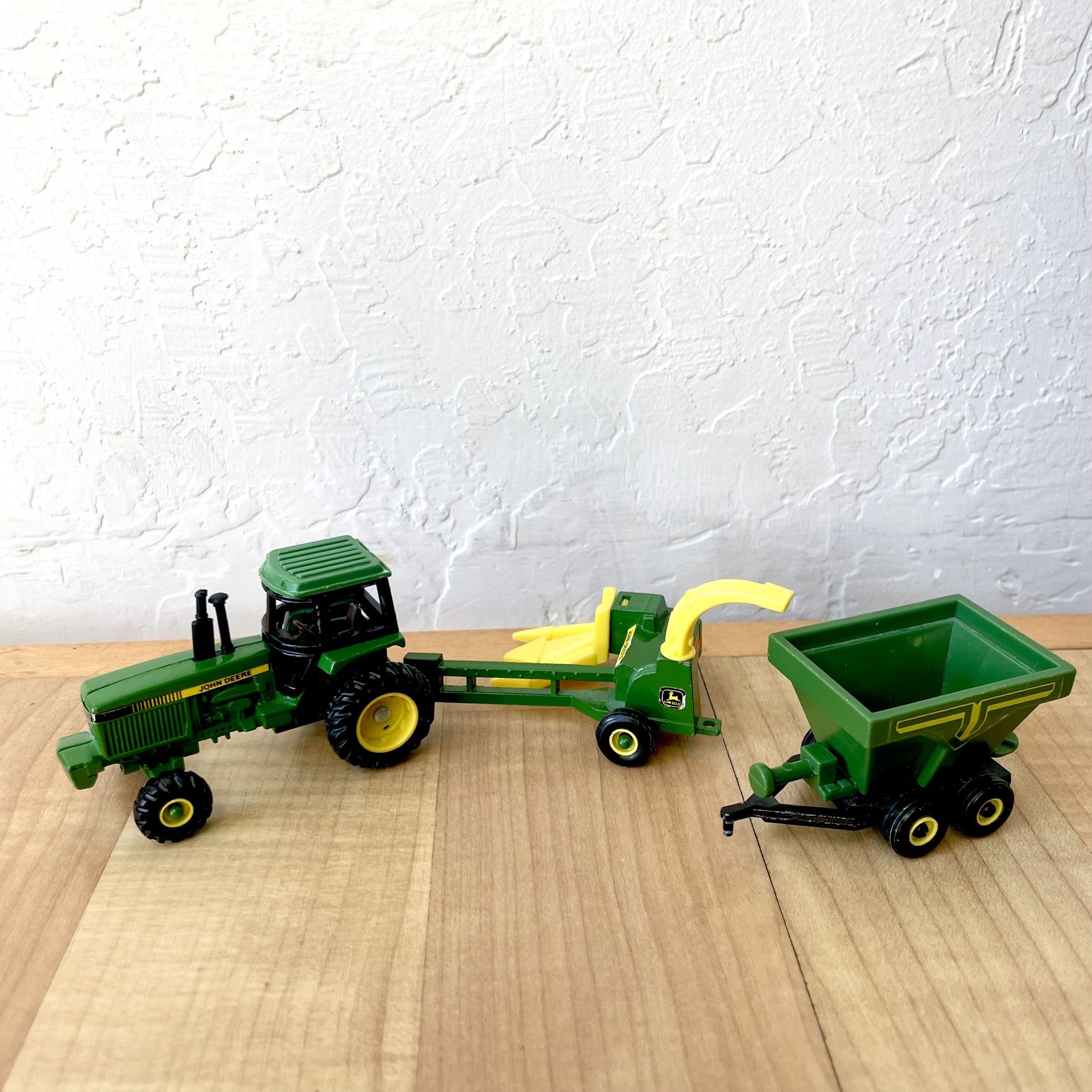1985 Ertl John Deere Tractor - 1:64 Scale W/ Gravity Trailer & Forage Harvester