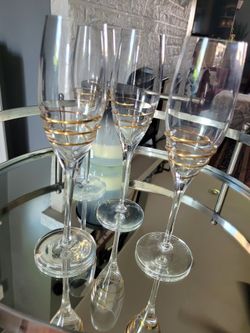 Champagne flutes gold spiral