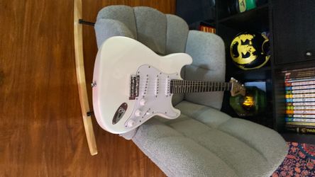 Electric guitar works great needs tune