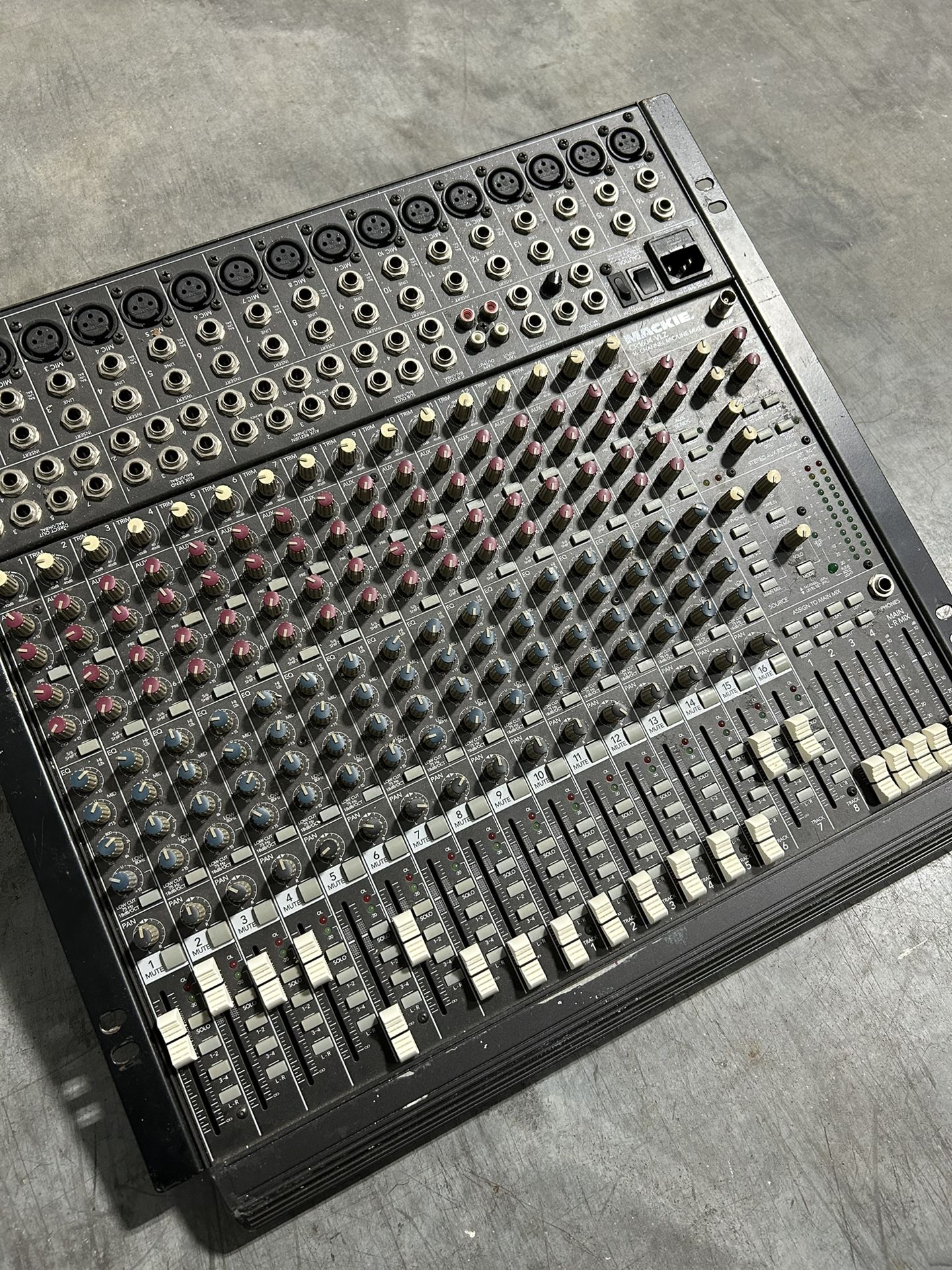 Mackie 1604 Mixer