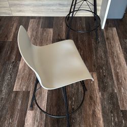 Barstool Chairs (Total of 8)