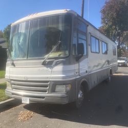 RV 1999 Pace Arrow Fleetwood 
