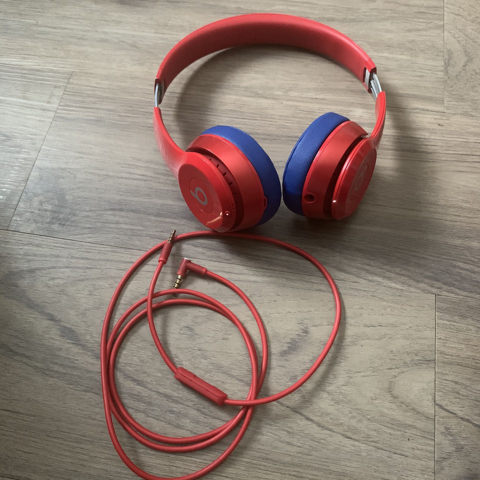 Beats Solo 2 Wireless Headphones by Dre