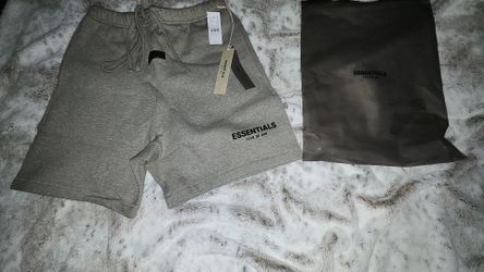 Essential shorts gray