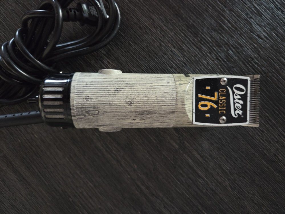 Almost New Oster Clippers