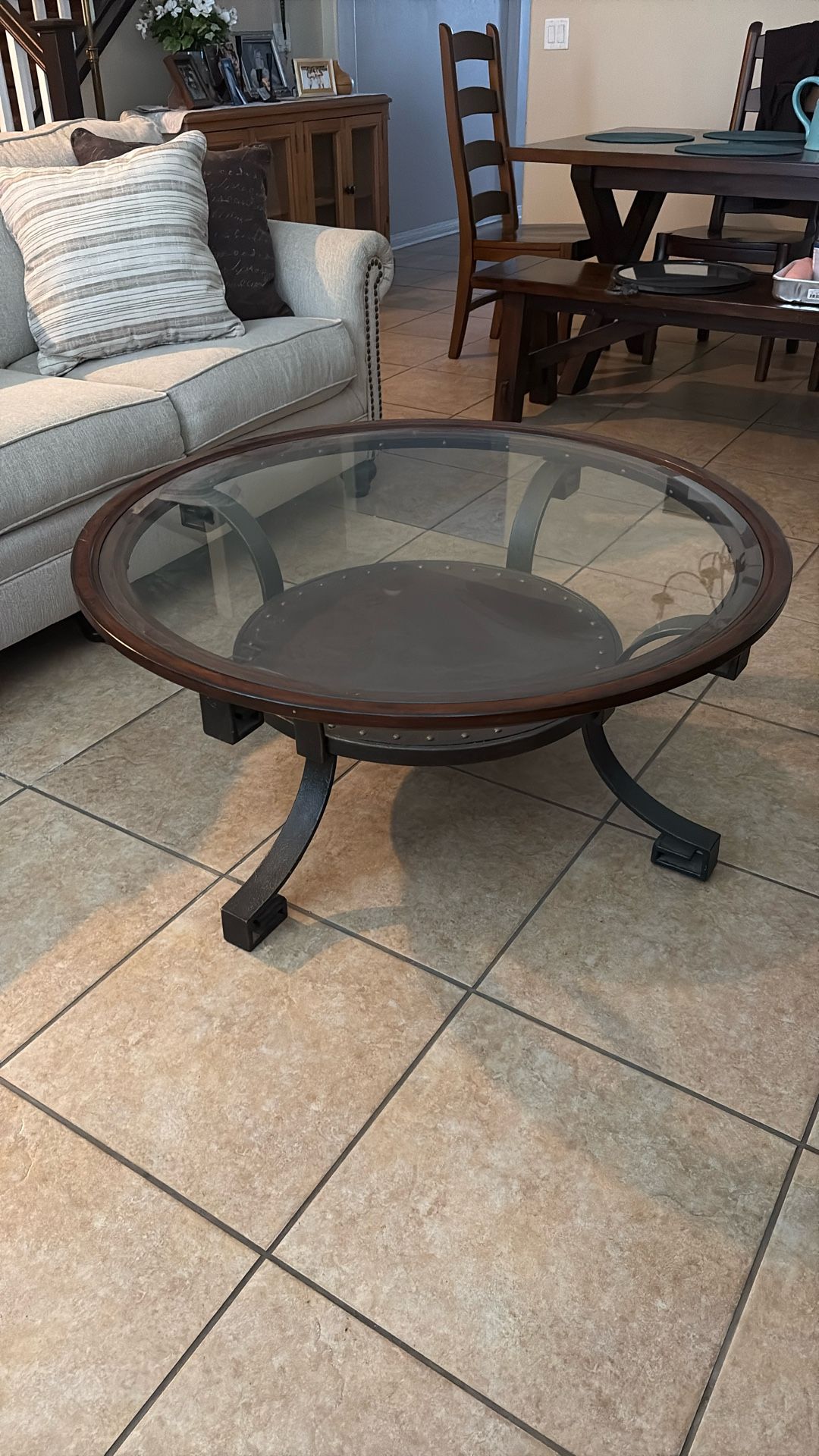 Round coffee table