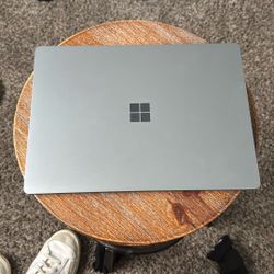 Microsoft Surface 4 (8gb, Intel 11th Gen I5) - Ice blue Colorway