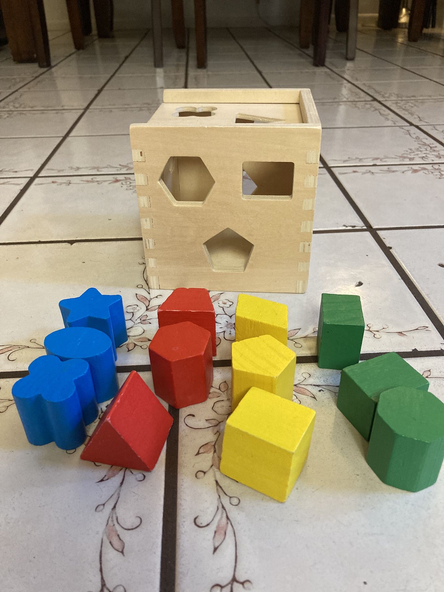 Melissa & Doug Shape Sorting Cube