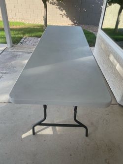 8’ folding table