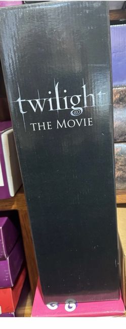 2009 Twilight the movie Tonner dolls Bella Swan 15” & Edward Cullen 17 1-2” new in the box