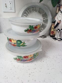 Bowls With Lids 